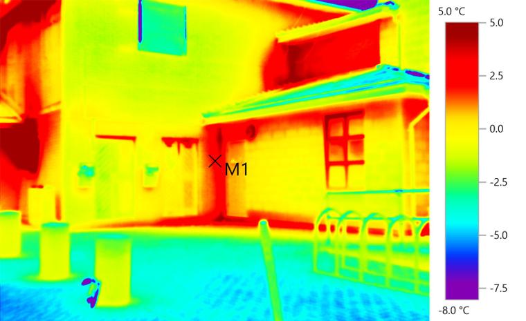 Thermal image &mdash; Dwelling envelope. A warm building envelope against cold surroundings &mdash; under-performing insulation combined with air leakage at junctions.